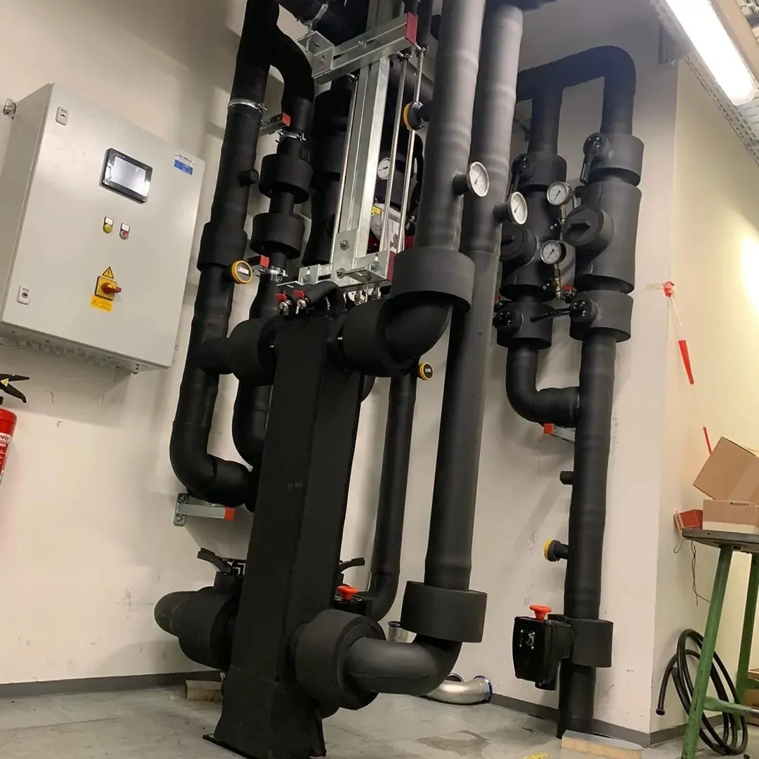 Gedämmte Pumpengruppe in einer Technikzentrale
